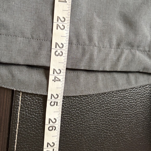 Vuori Outdoor Trainer Shell Black hooded womens lightweight pockets vw501 Sz M - Picture 16 of 16